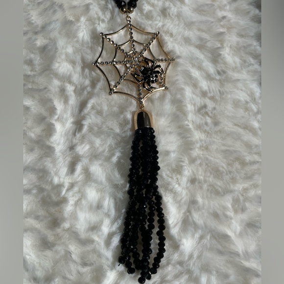 Halloween Spider Web Necklace and Earring Set 🖤 - Picture 6 of 7